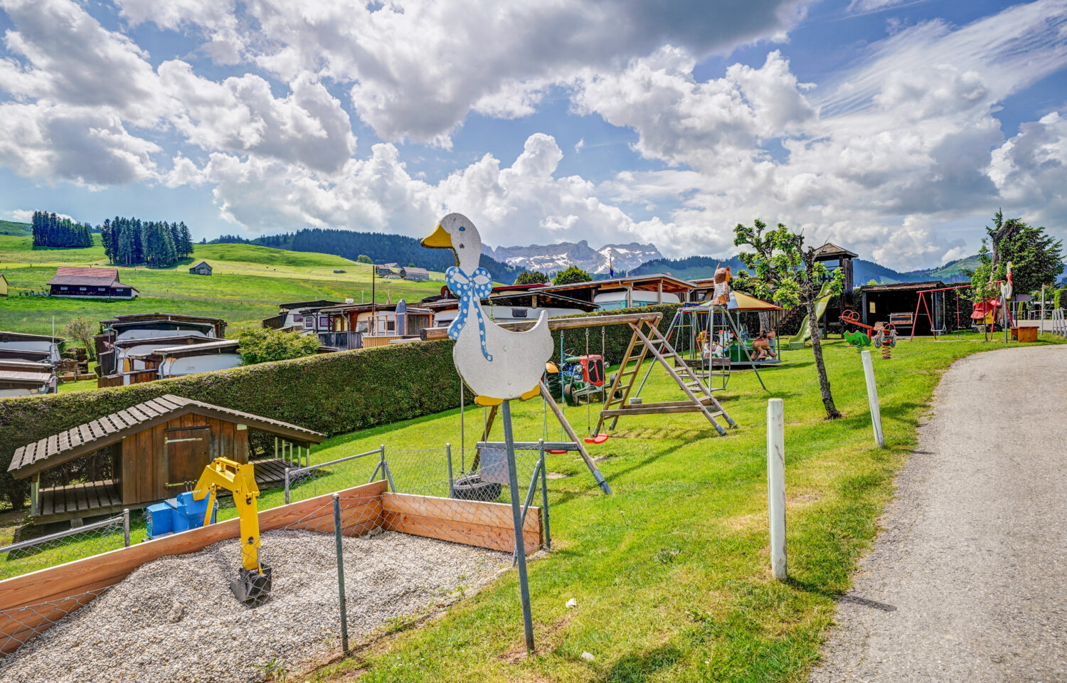 00083-camping-spieltplatz